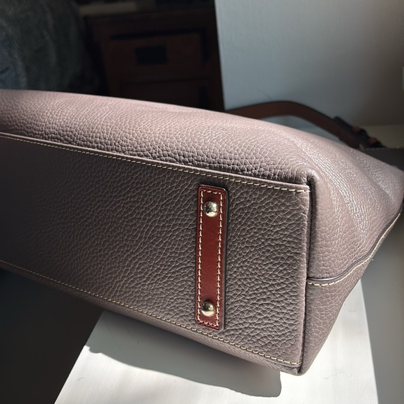 Dooney & Bourke Cooper “Elephant”Pebble Grain Shoulder Hobo Bag - Picture 4 of 10